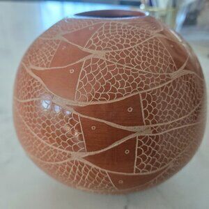 Gloria Hernandez Fishes seed pot from Mata Ortiz Pottery